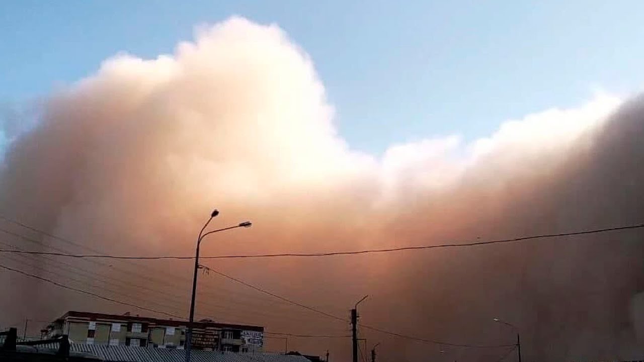Пыльный ураган в Азербайджане продлится до первого дождя