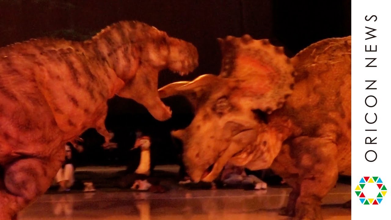 ティラノサウルスvsトリケラトプス親子 暴君から子どもを守れ 体験型恐竜ライブ Dino Safari Youtube