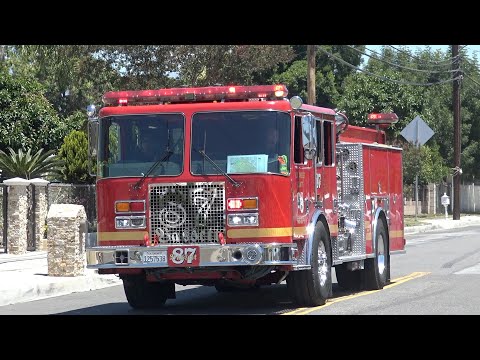 LACoFD Engine 87 Responding Code 3