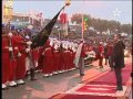 ملك المغرب تحت المطر