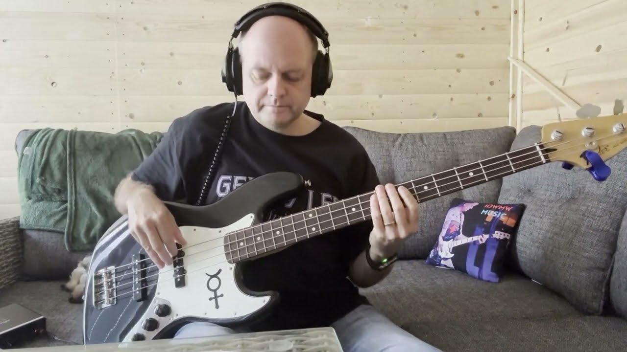 Robbie Williams & Kylie Minogue - Kids (bass cover)