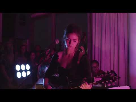 Vera Sola and the Aster Quartet- For [The Comfortable] (Live) - YouTube