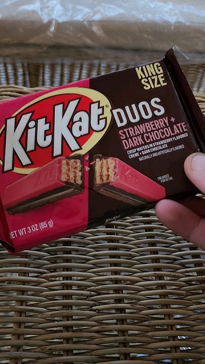 Кит Кат Дуос Кинг Сайз Клубника и Чёрный Шоколад! - YouTube