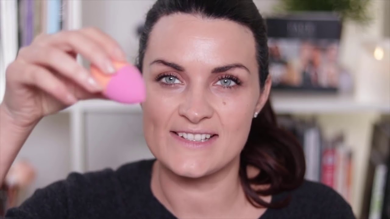 Real Techniques Многофункциональный спонж для макияжа Dual-Ended Expert Sponge