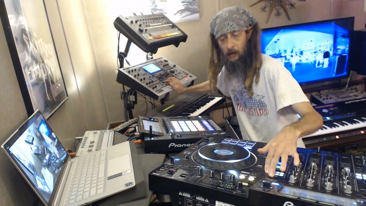 Indegruv ft.Kelly Noland 