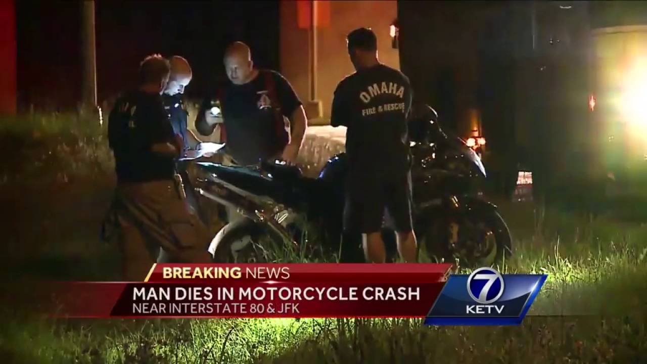 Motorcyclist killed in early morning crash - YouTube