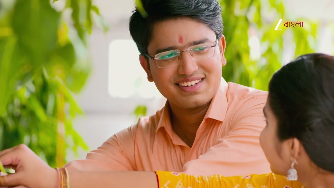 Kusum | মন্দিরে একসঙ্গে সুতো বাঁধলো কুসুম ও আয়ুষ্মান !