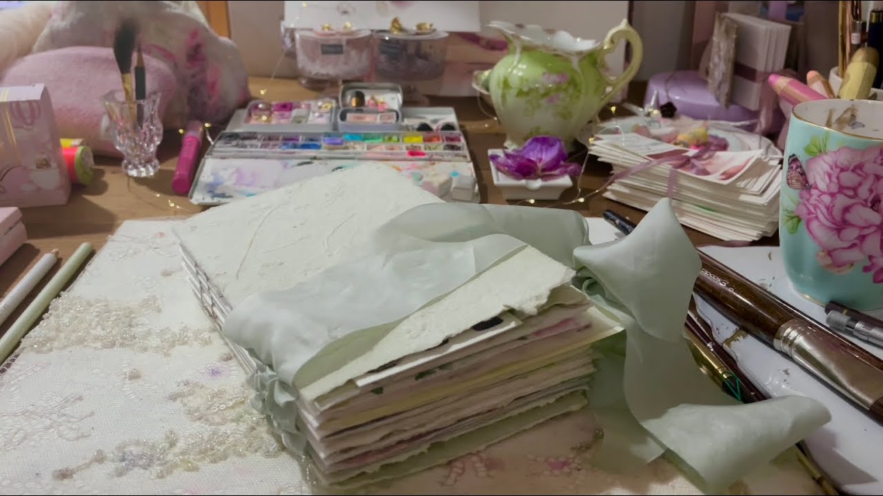 My Favorite Sketchbook! || A Flip through & Sketchbook Tips 💕 - YouTube