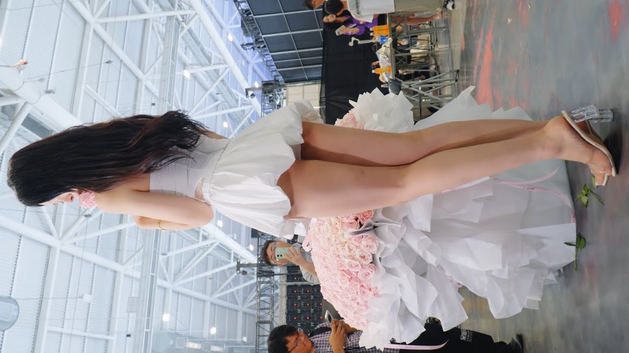 4K 2025粵港澳大灣區車展 車模 #妍熙 Auto Salon #beautyleg #레이싱모델 Racing Model 17