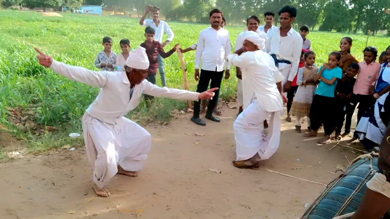 ખરે ઉનાળે ઉગી મારી કુવેશ બઈ||મેવાહ નો જોરદાર દેશી ઢોલ ઉપર ડાન્સ|| Desi dhol na Tale Dance 2025