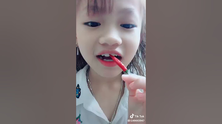 Bé gái ăn ớt không biết cay là gì, TikTok
