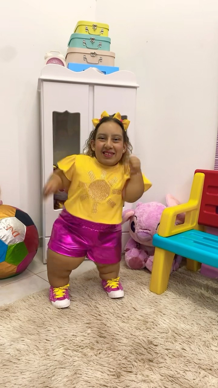 Batatinha Frita 1 2 3 - Música para Crianças com Maria Clara MC Divertida
