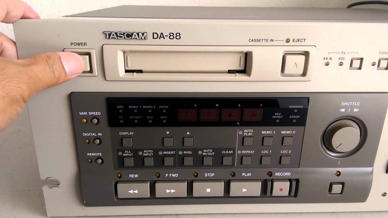 TASCAM DA-88 Digital Audio Multitrack Recorder - YouTube
