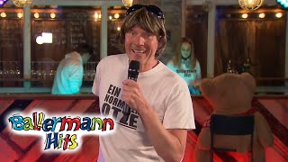 Video thumbnail of "Mickie Krause - 10 Liter Bier (und dann geht das) Live - Ballermann Hits 2020"