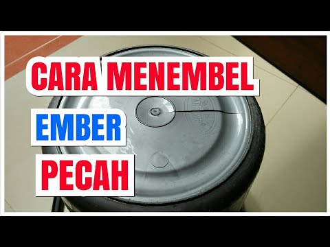 Cara menambal Ember bocor ternyata mudah loh hanya pakai micin + lem korea. gimana caranya yuk kita . 