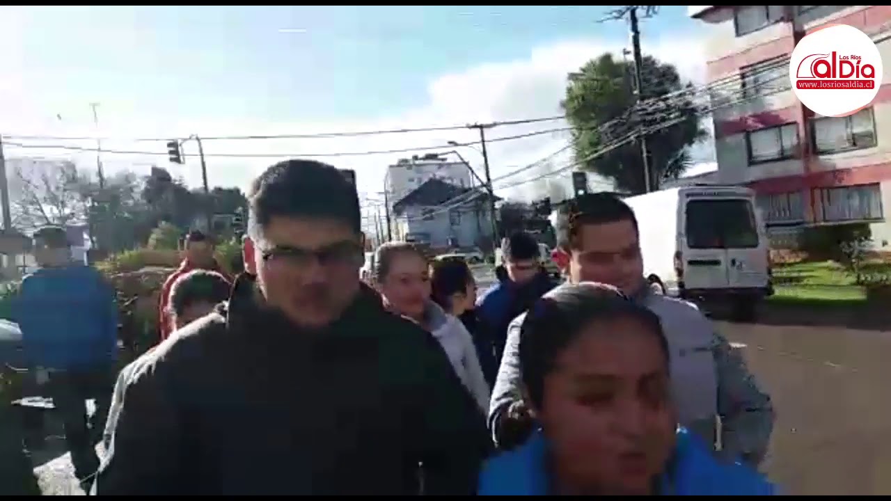 Registro de Personas saliendo de Oficina de CONADI tras Consulta Indígena lost in space season 2