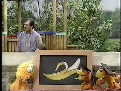 Sesame Street - Zoe Takes a Monkey Lesson