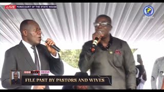 Elder Mireku & Jack alolome Hot Praises at Apostle Dr. Michael Ntumy’ Funeral… RIP Aps Dr. Ntumy