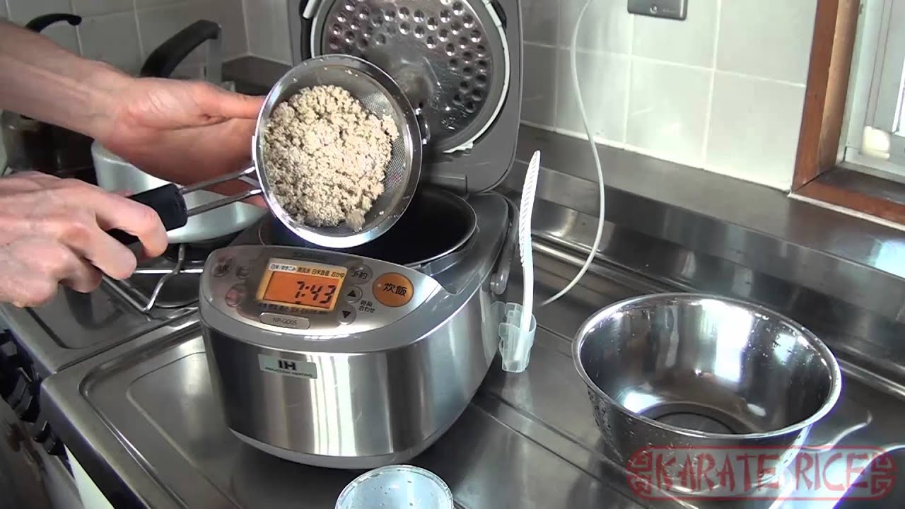 How To Cook Quinoa In A Rice Cooker - The Conscious Plant Kitchen