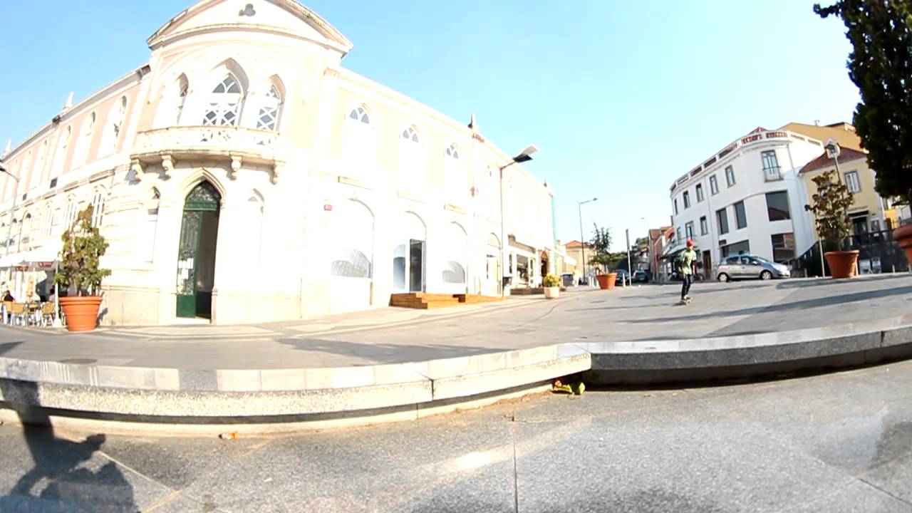 Afonso Nery bate com a testa no Senegal