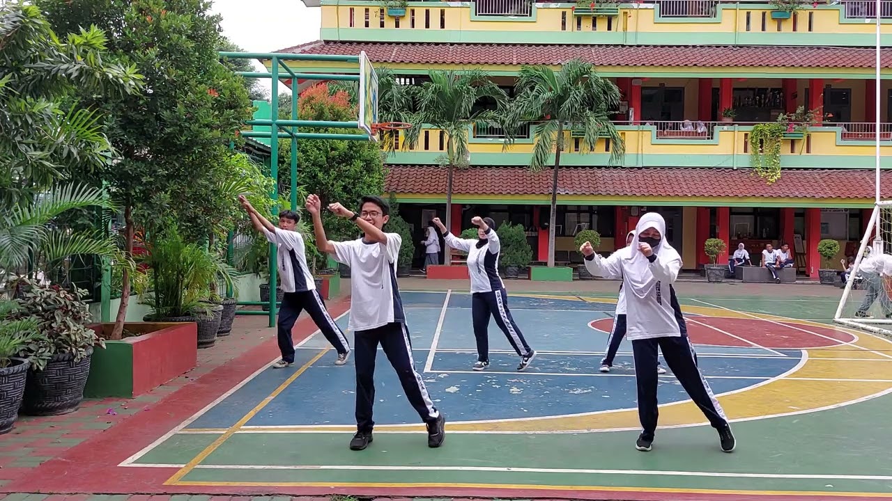 Senam Irama X H Kelompok 3 SMAN 54 Jakarta - Super Shy