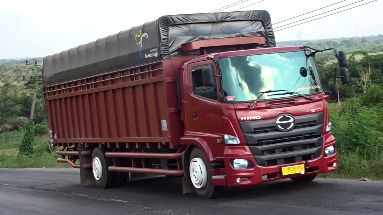 Pesona Truk  Hino  Di Tanjakan Tinggi Lintas Sumatera  Hino  