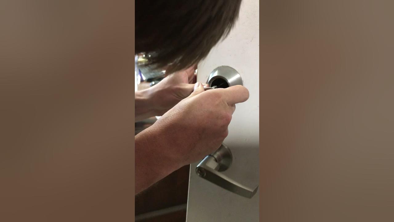 Key Stuck in Deadbolt eBuilderDirect Single Deadbolt YouTube
