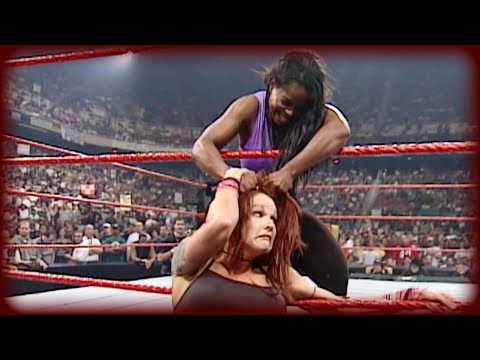 Lita Vs Jacqueline WWF Women S Championship RAW IS WAR Aug 28 2000 