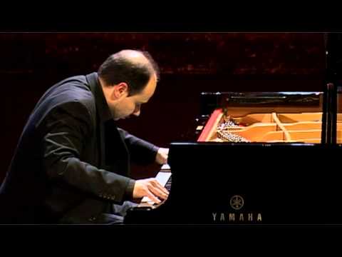 Claudio Martinez-Mehner plays C.Debussy - Prélude "Feux d'artifice"