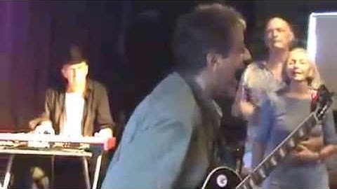 Chris Cain rips a slow blues solo @ Malarkey