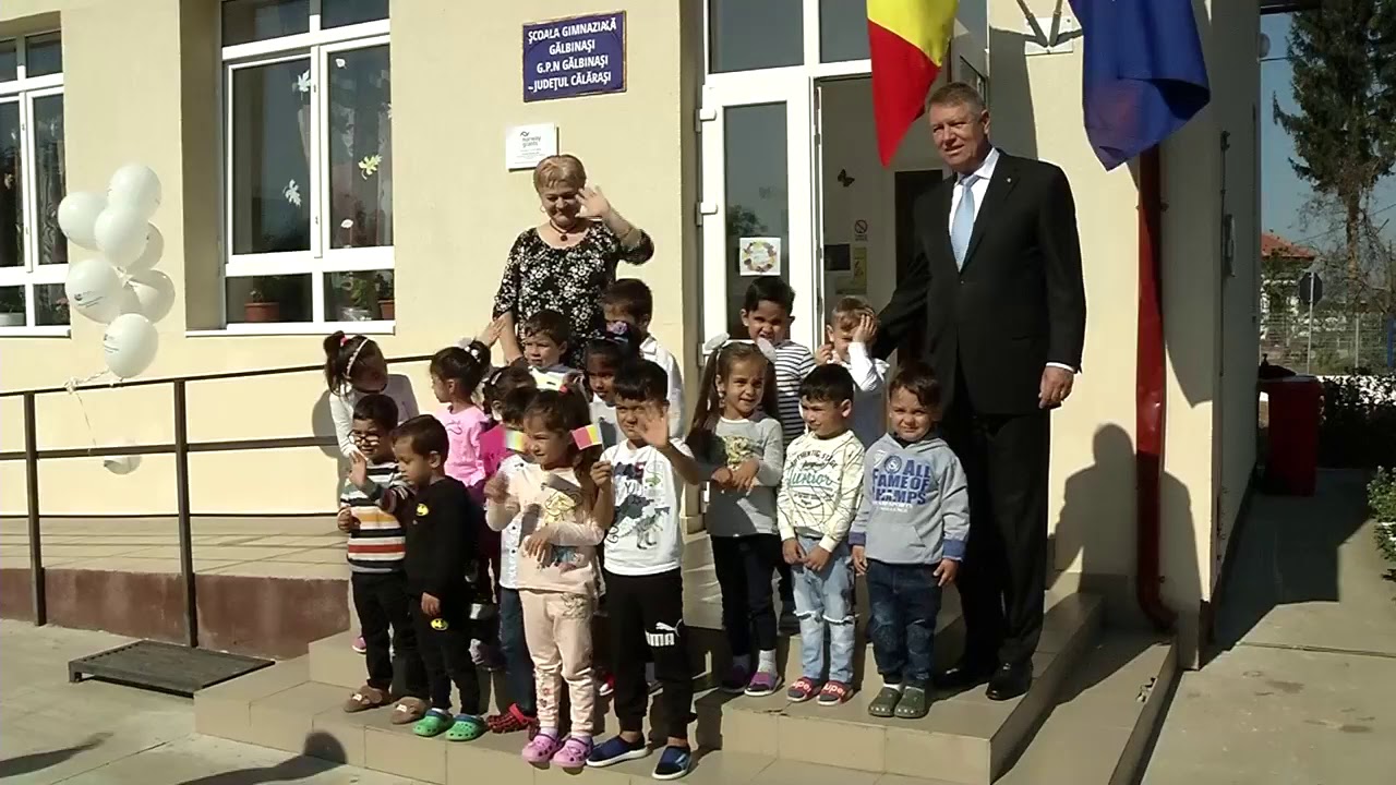 Președintele Klaus Iohannis, în vizită la Gradinita din Gălbinași