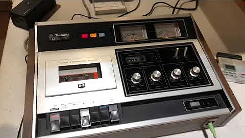Technics RS-271 US Test with minidisc. Electronics work but needs belt replacement.