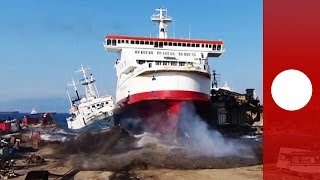 Vidéo : arrivée fracassante d'un bateau sur son quai de démantèlement en Turquie