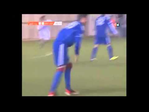 تسديدة خضر يوسف على مرمى محمد شبير في نهائي بطولة كاس ياسر عرفات 4 8 2013