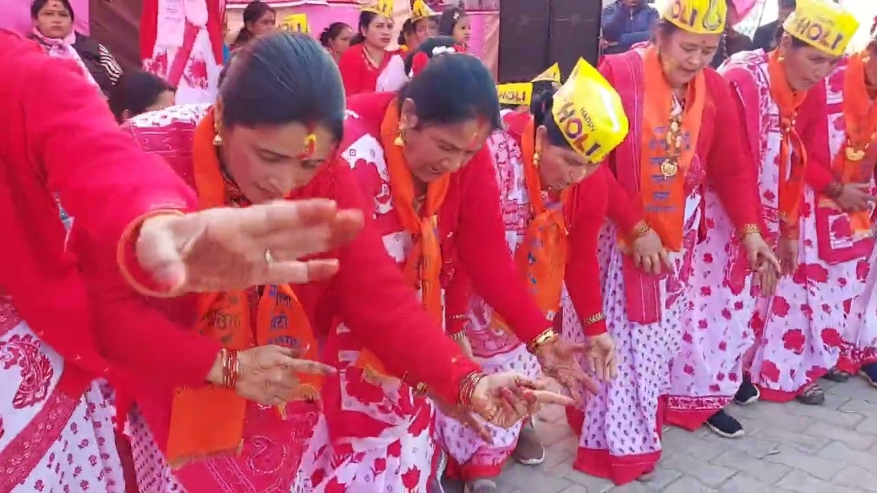 जी हां खड़ी होली देखनी है तो लोहाघाट आइए। Uttarakhand Holi Kumaoun Holi  Lohaghat Holi