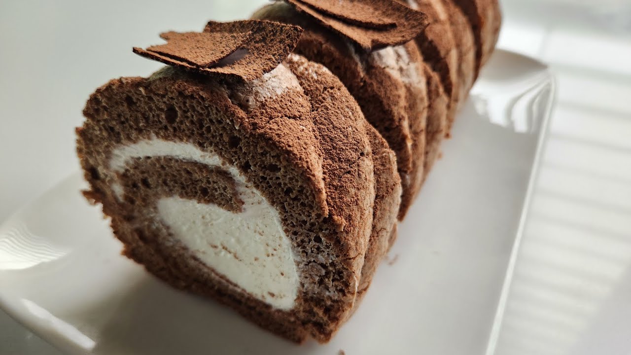 Chocolate Biscuit Roll Cake Recipe/Шоколадтай, жигнэмэгэн гадаргат рулет хийх жор/ 초콜릿 비스퀴트 롤케이크 레시피