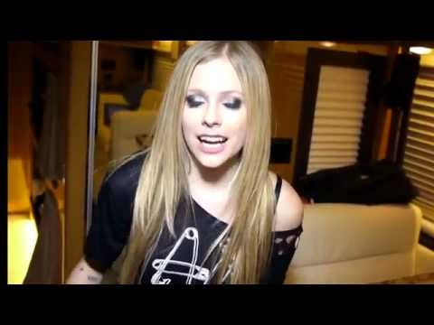 Avril Lavigne - Best Fans Ever - Black Star Tour Canada - YouTube