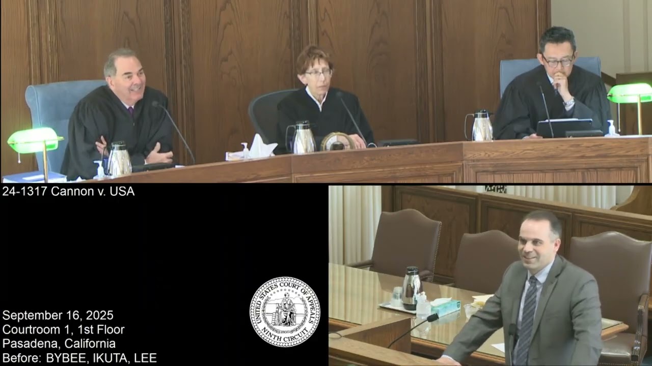 Судебное разбирательство по делу о краже денег вызвало напряженность и юридические дебаты.