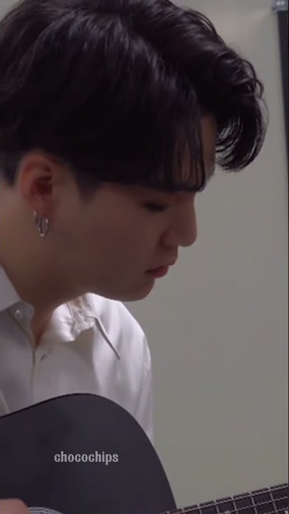 Suga be a guitarist😊😍💜#suga #yoongi #minyoongi #sugabts #agustd #gitar #bts