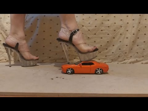 Giantess crush toy car - Dodge challenger 1:18 #asmr #asmrcrushing