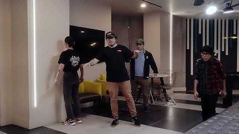 Robot NPC animation dance with Chibi, Boppin Andre, Keumsae, Bbotics, and Dr. Robotmik