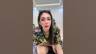 Selling clothes online looks really cool, the latest mom is really relaxed