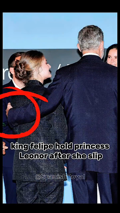 King felipe hold princess leonor#leonor#princessleonor#infantasofia#leonorysofia