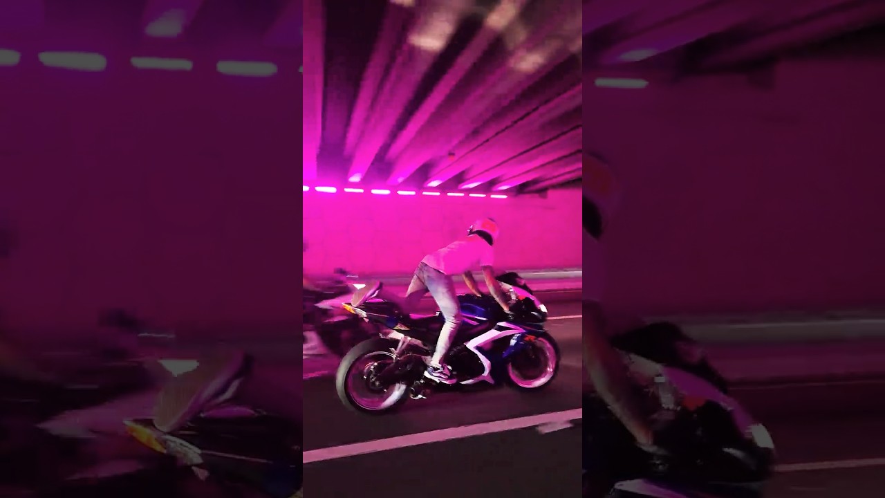 Suzuki GSXR750 Miami Night Ride Wheelie