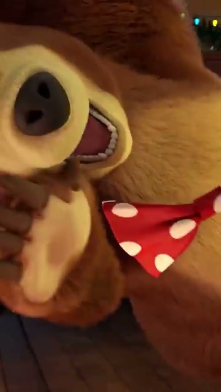 Дух Різдва? ?? #Shorts #машатаведмiдь #MashaBearUkr #mashaandthebear #12місяців