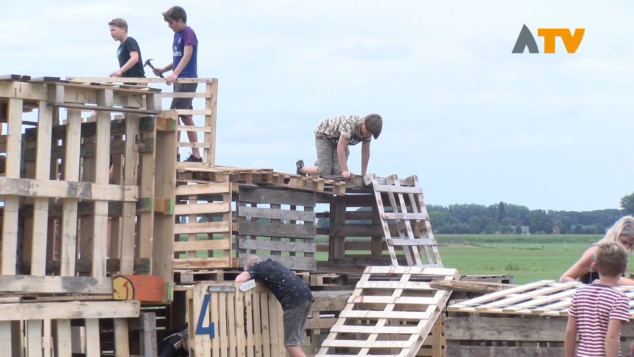 Timmerdorp Babyloniënbroek is een groot succes - Altena TV