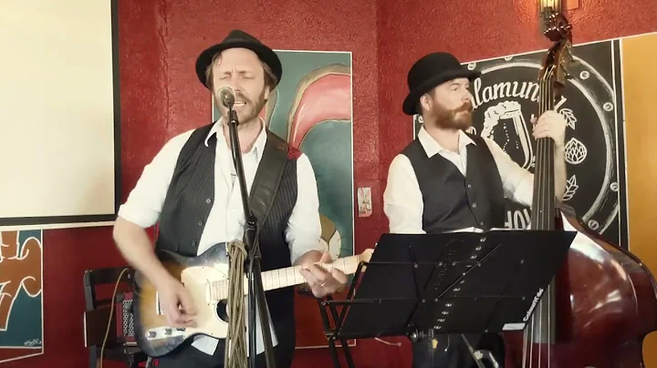 The Pointy Heads perform Amos Moses