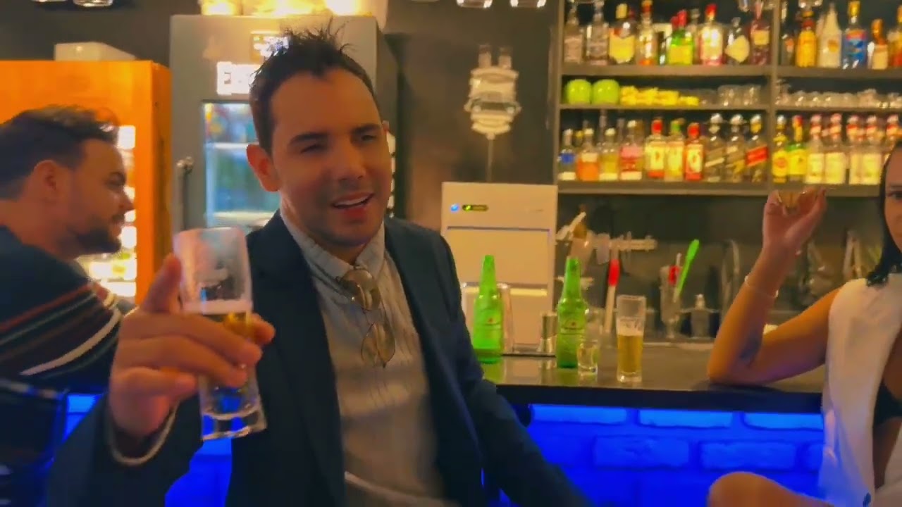 A Lua - Os Clones Do Brasil