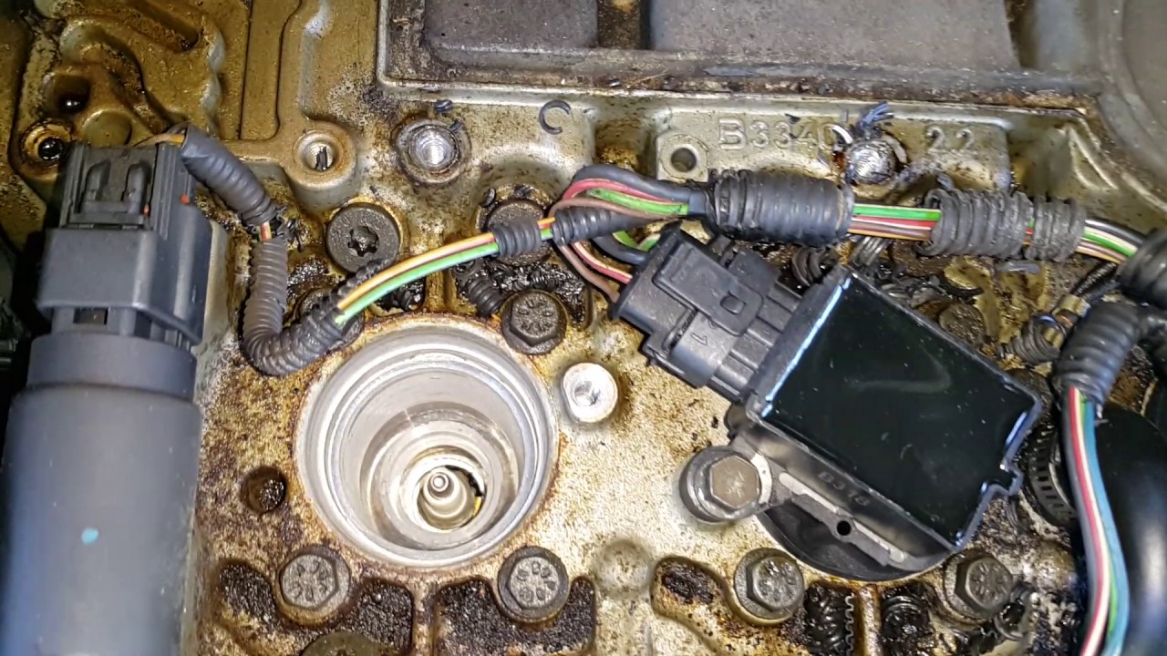 2001 Volvo V70 2.4 Coil and Spark plugs Part 2 - YouTube spark wiring 1994 volvo 