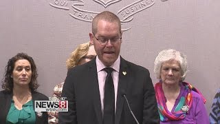 Supporters of bill to ban conversion therapy gather at capitol